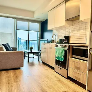  Apartment Cozy Near Eatoncentre Mall